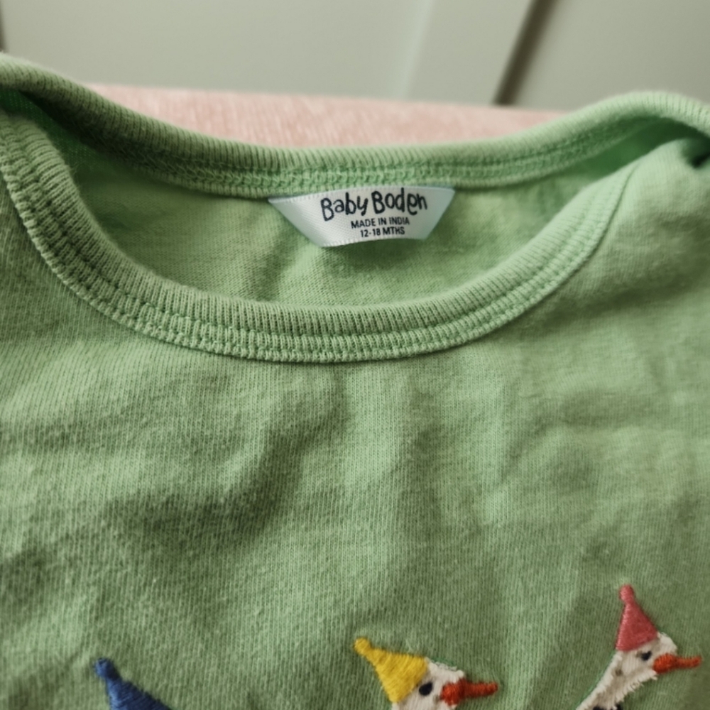 Baby boden 12-18 months birthday goose tee shirt - Picture 2 of 4